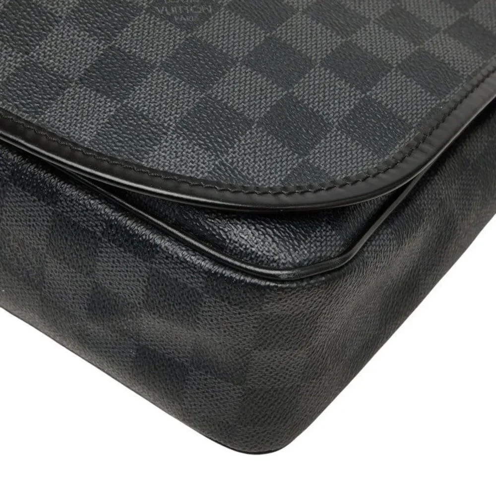 Louis Vuitton delivery duty